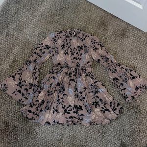 Cute Free People dress! Fits like an XS or XXS.
